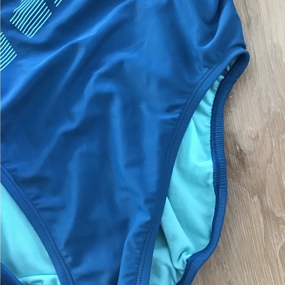 Nike Swim Tilt Logo Racerback 10/36 - Picture 6 of 8